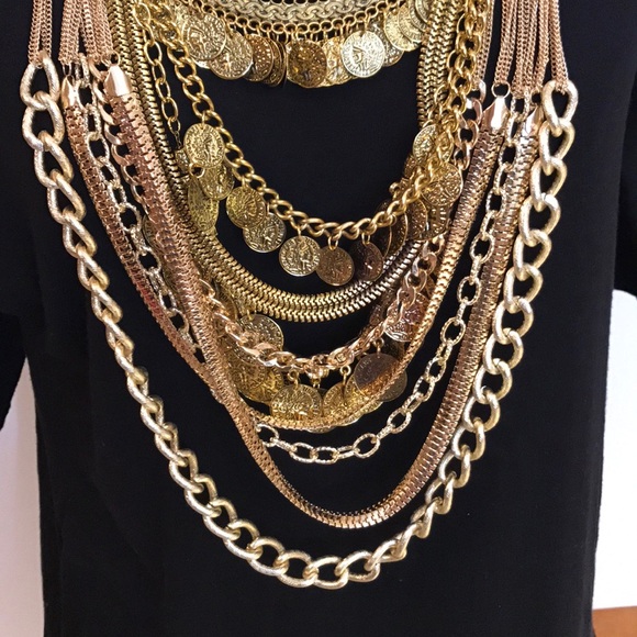 Gold coin chain statement necklace boutique - Picture 3 of 7